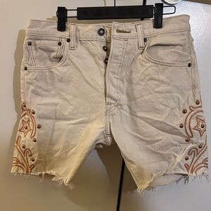 LEVIS : Embroidered Denim Shorts with Copper Accents
